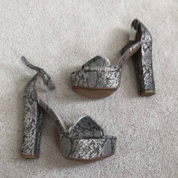 NWB Chinese Laundry Avenue 2 Heeled Sandals - Picture 2 of 7